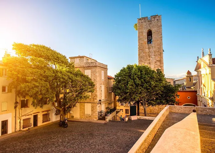 Elegant 2 Pieces 50m2 Au Coeur Du Vieil Apartmán Antibes