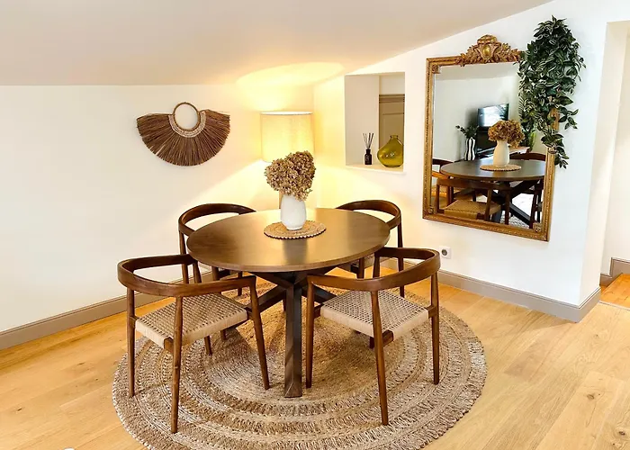 Apartment Elegant 2 Pieces 50m2 Au Coeur Du Vieil Antibes