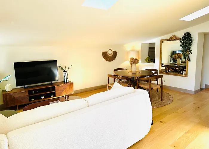 Elegant 2 Pieces 50m2 Au Coeur Du Vieil Apartment Antibes